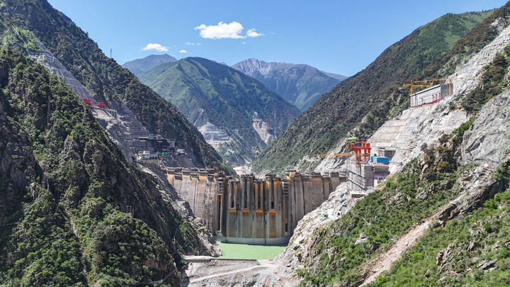 保持战略定力 集中精力办好自己的事——各地区各部门奋力打好“十四五”规划收官战